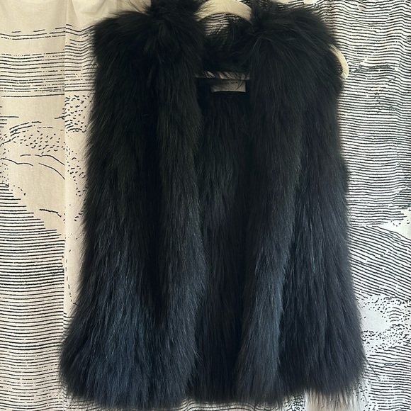 Yves Salomon Raccoon Fur Hooded Vest - Picture 4 of 17